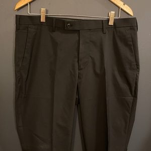 light-weight men's AIRism golf pants by UNIQLO